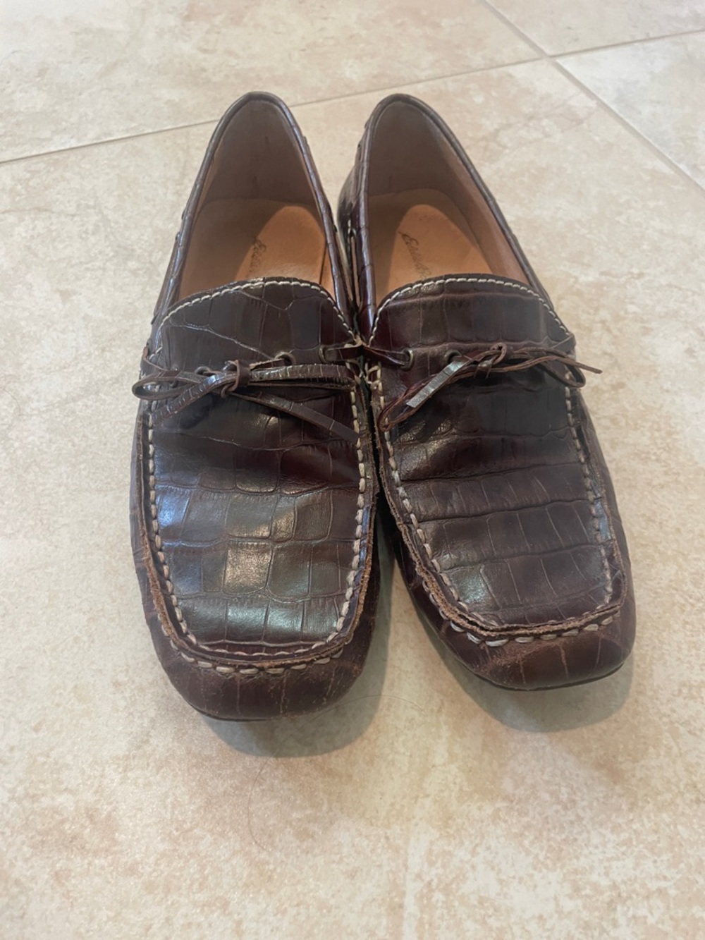 Eddie Bauer Brown Croc-Embossed Leather Slip-On Loafers Carolyn basset Kennedy
